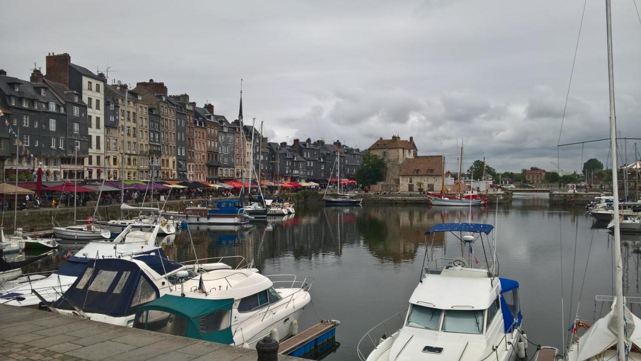Appartement Le Louis Dort Au Calme Equemauville Luaran gambar